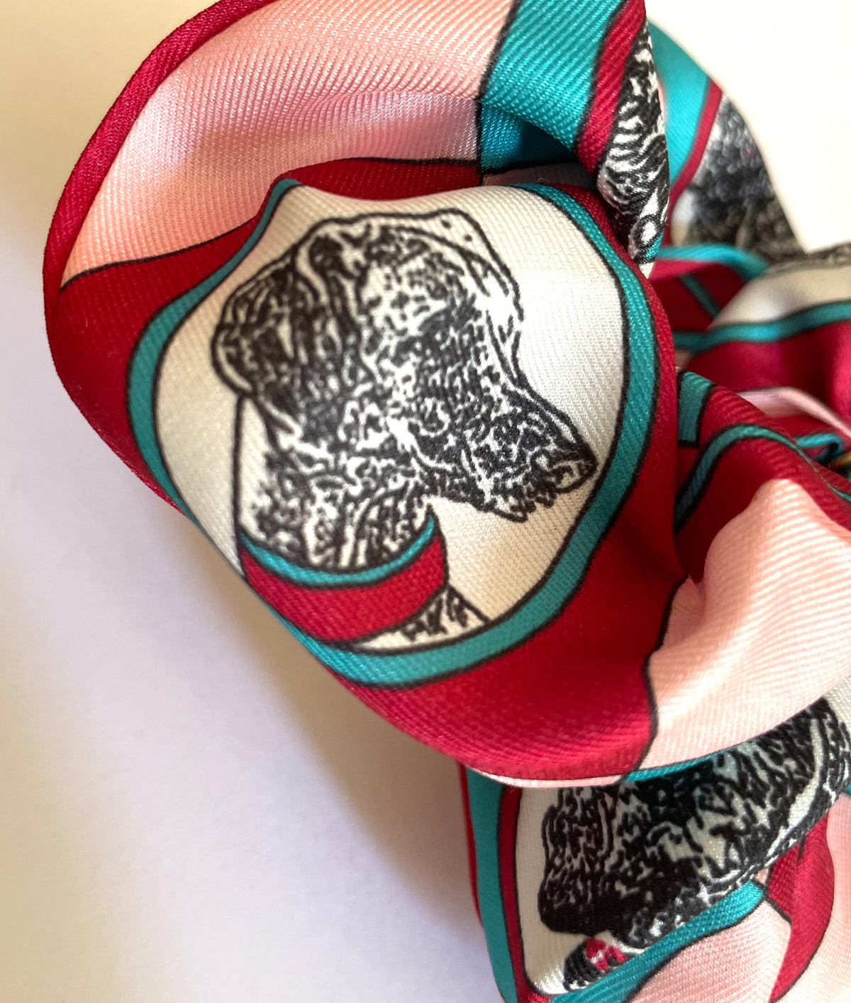 1B/ Collier bandana foulard & chouchou satiné réversible MATCHY MATCHY DOLCE VITA, VESPA E LOULOU 🛵🐶☀️🐾👱🏻‍♀️🩷♥️🩷🇮🇹