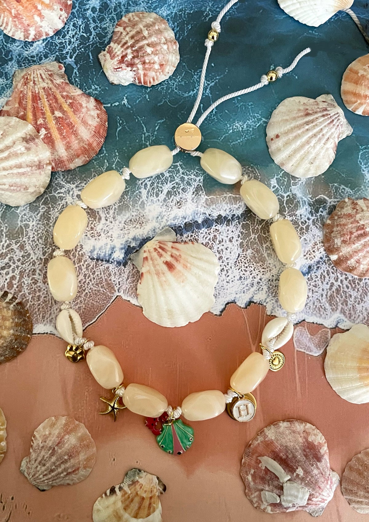 1B/ Collier PASTEL SUMMER LOVE GREEN/PINK SHELL 💚🩷💚🤍☀️🦀🐚🌊🐶🥰