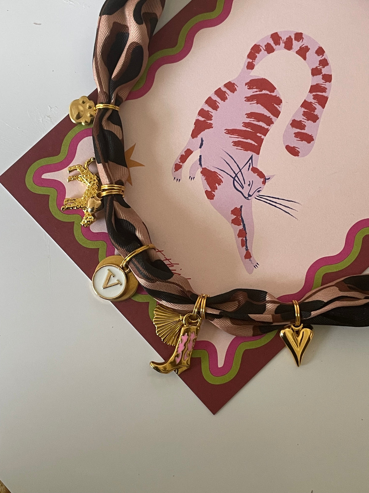 1B/ COLLIER BANDANA FOULARD  LEO 🐆🥰🤎✨🪭 pour PAM 😘